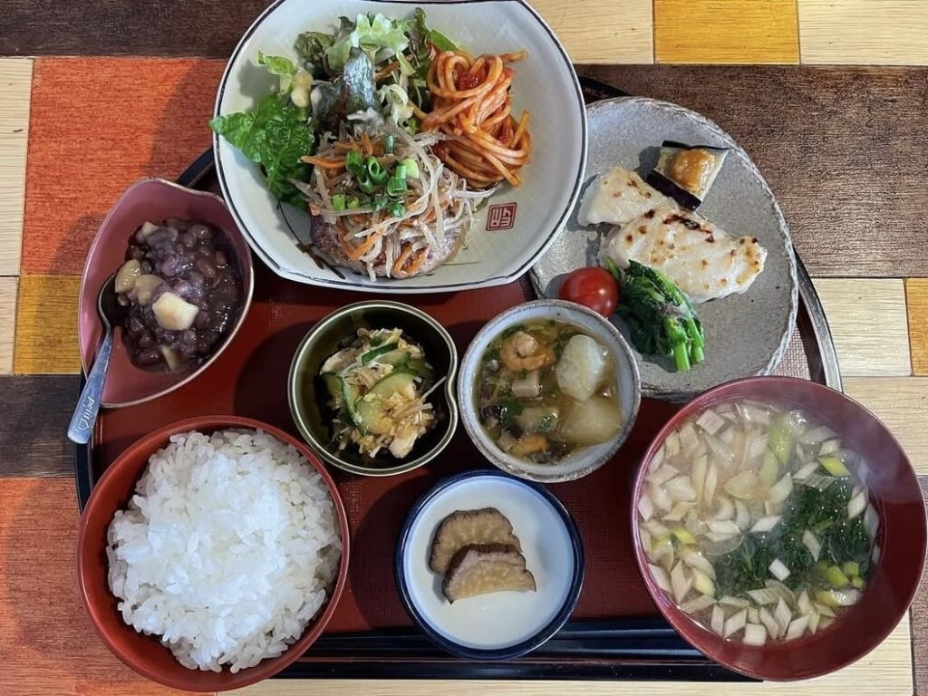 コモチヅキ 定食