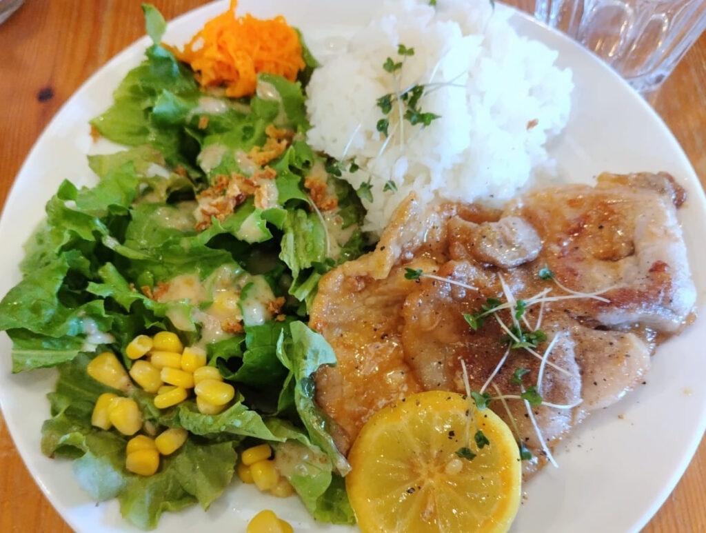 Café 1un 2deux 3trois, soleil! ご飯