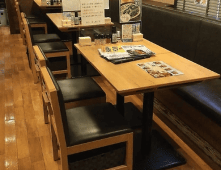牛たん炭焼 利久 東七番丁店 席