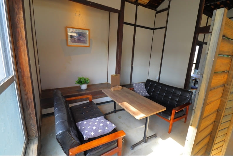 庭カフェ AZUMA 36 cafeソファー席