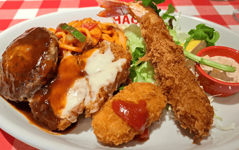 HACHI長町店ハンバーグランチ