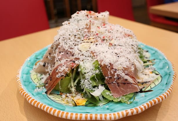 Pizzeria Rapportiサラダ